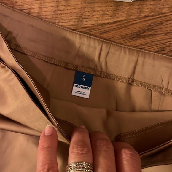 Old Navy Gold Satin Skirt - Picture 4 of 7